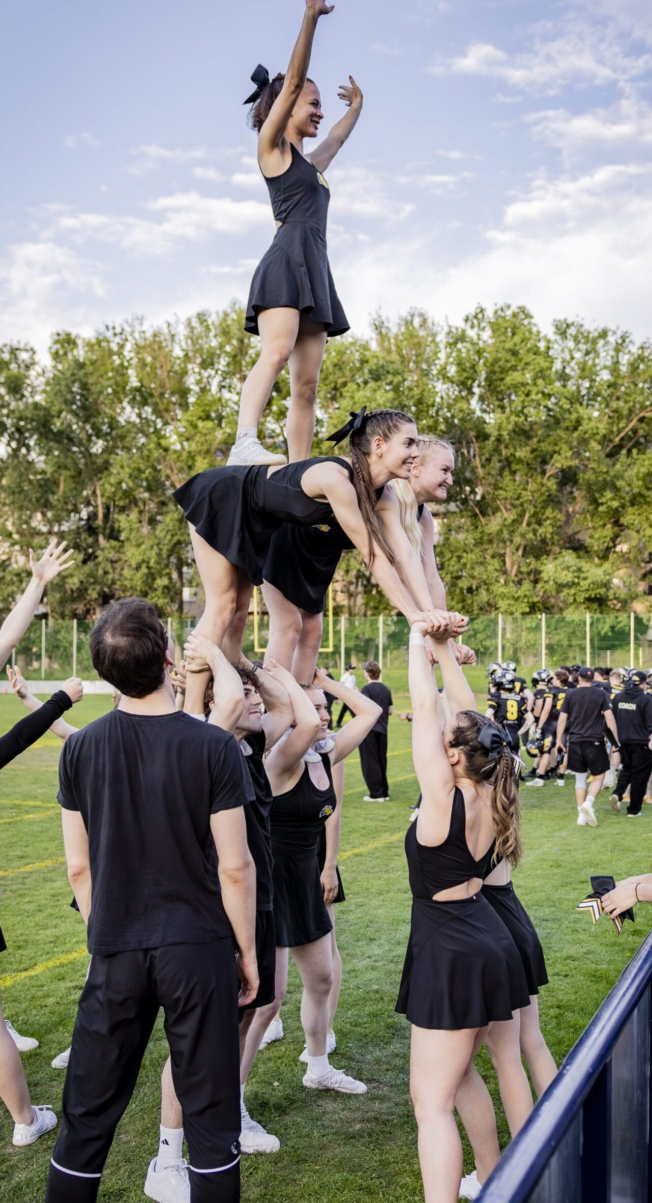 4-2-1 Pyramide am Gameday der Knights